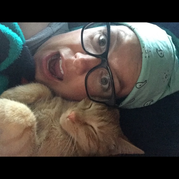 Meet your Posher, Lindsey - Picture 3 of 3